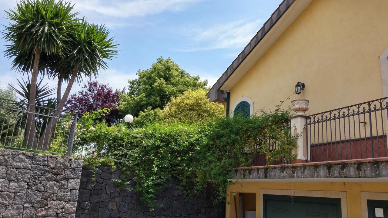 La Casa del Melograno Santa Venerina Exterior foto